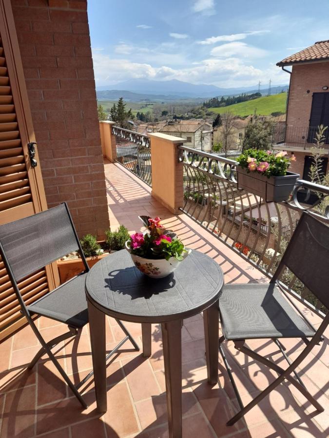 Un Passo Alla Volta Torrenieri Exterior foto